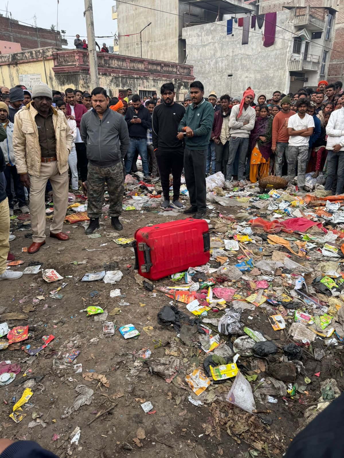 हिंदी समाचार | सूटकेस में मिला युवती का शव