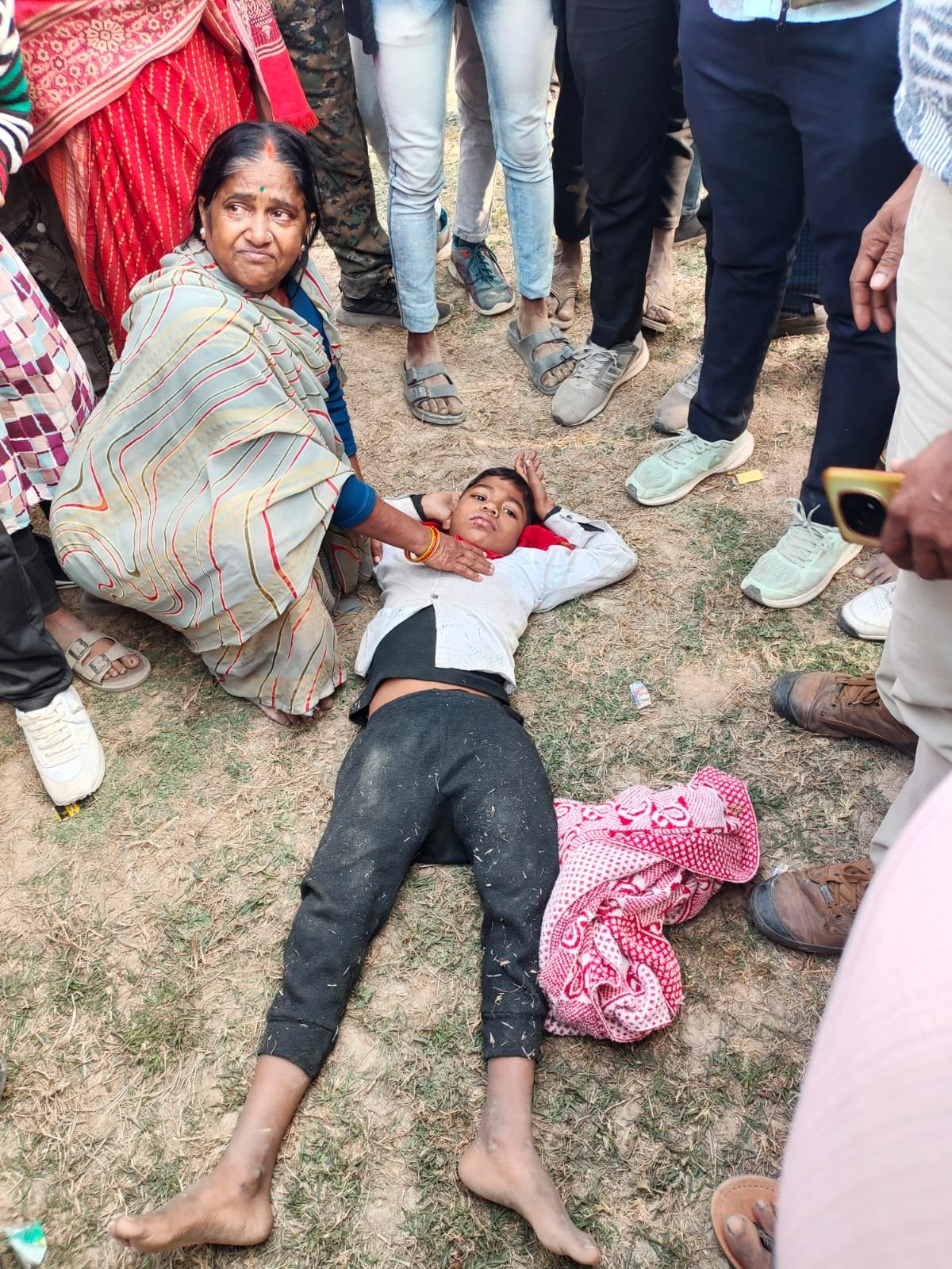 हिंदी समाचार |राधा कृष्ण उच्च विद्यालय में...