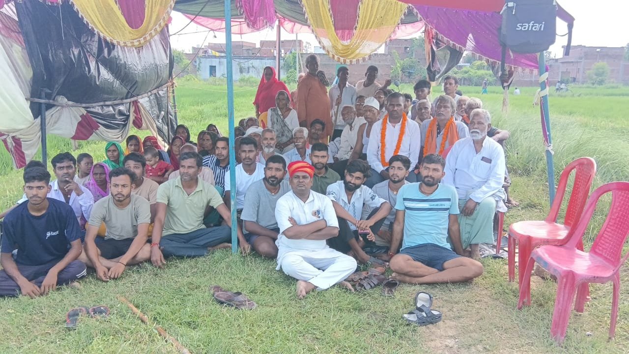 हिंदी समाचार | रामपुर के धवपोखर में सड़क की...