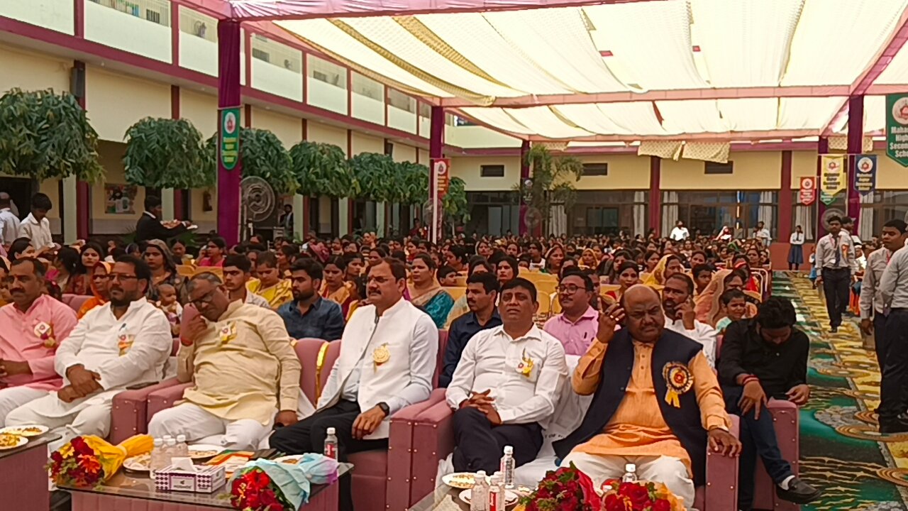 हिंदी समाचार |रजत जयंती पर सजा महादेवी...