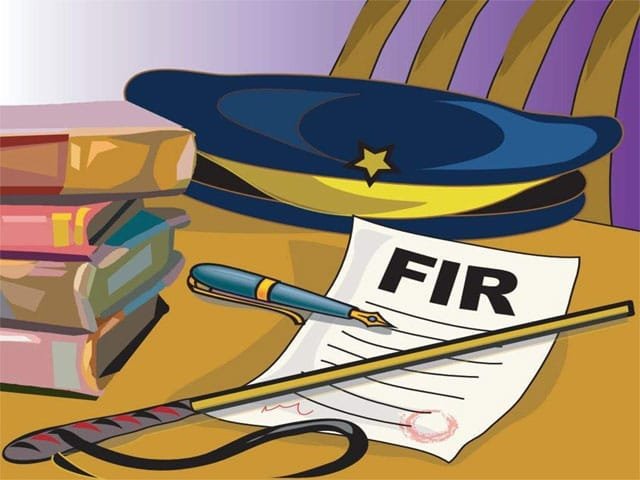 हिंदी समाचार | अज्ञात चोर ने इमारत की छत से...