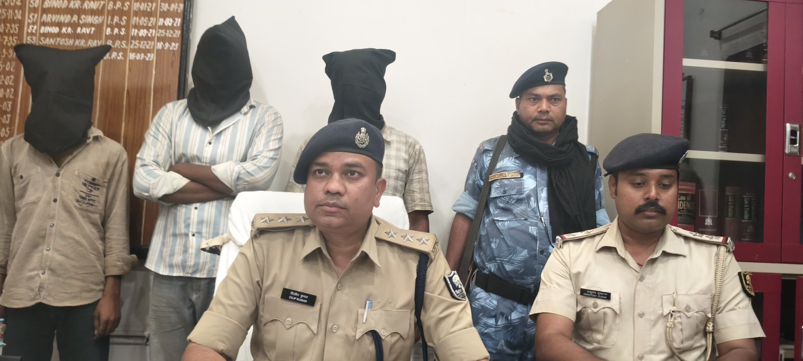 हिंदी समाचार |लूटे गये टेंपो एवं मोबाइल के...