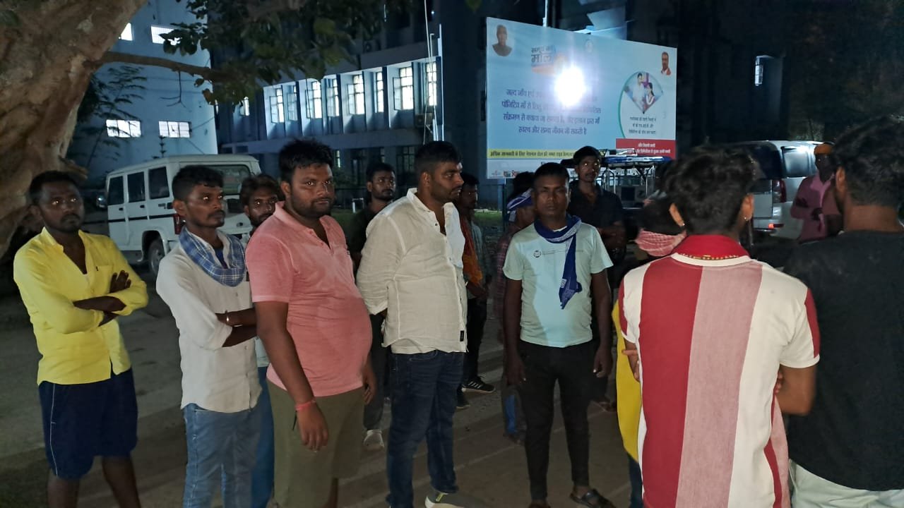 हिंदी समाचार |रिश्तेदारी से लौट रहे दो...