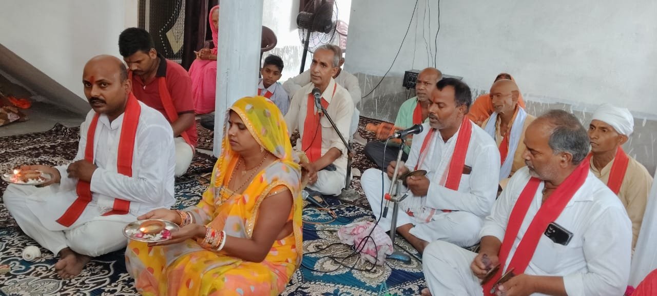 हिंदी समाचार | पांच घंटा दुर्गा चालिसा पाठ...