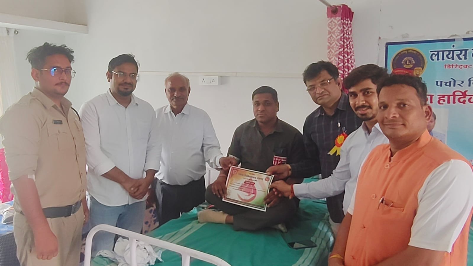 हिंदी समाचार | भीषण गर्मी में मानवता की...
