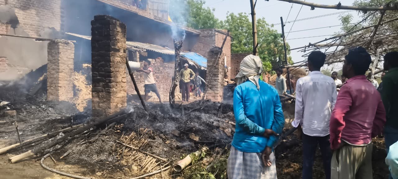 हिंदी समाचार | रसोई में लगी भीषण आग से गरीब...