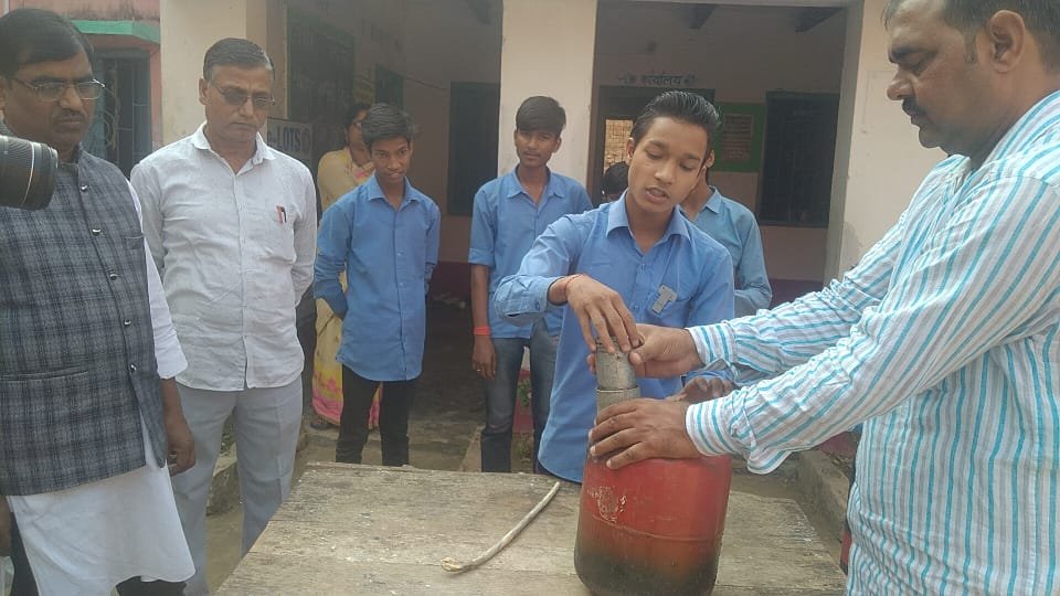 हिंदी समाचार |पॉलिथीन से बना रहे...