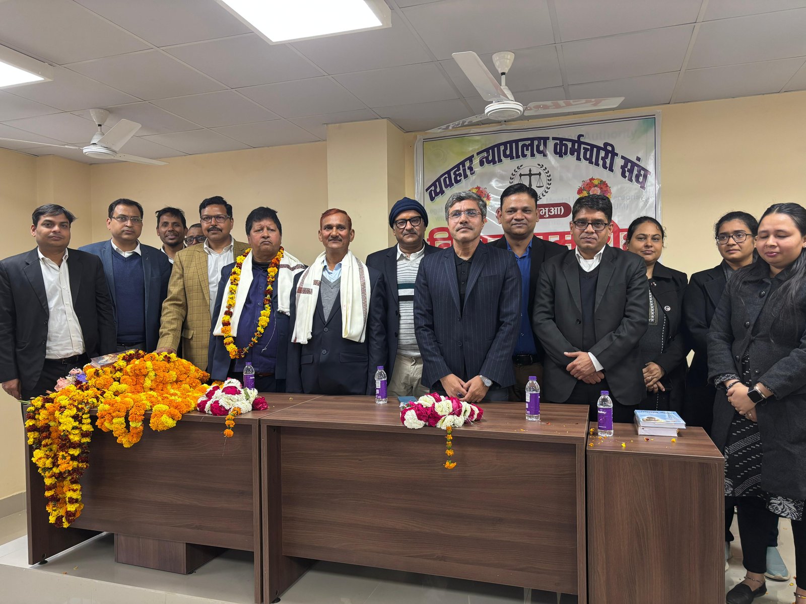 हिंदी समाचार | न्यायालय कर्मियों की विदाई के...