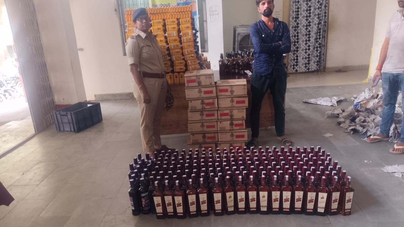 हिंदी समाचार | 557, 85 लीटर शराब के साथ एक बेलोनो...