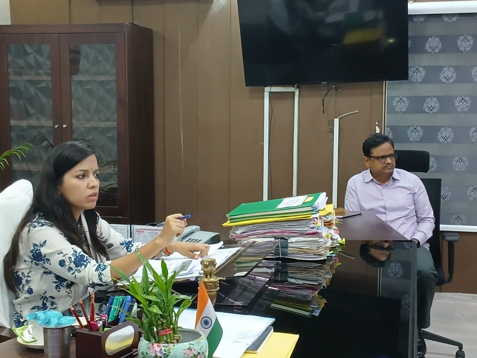 हिंदी समाचार |डीएम की अध्यक्षता में...