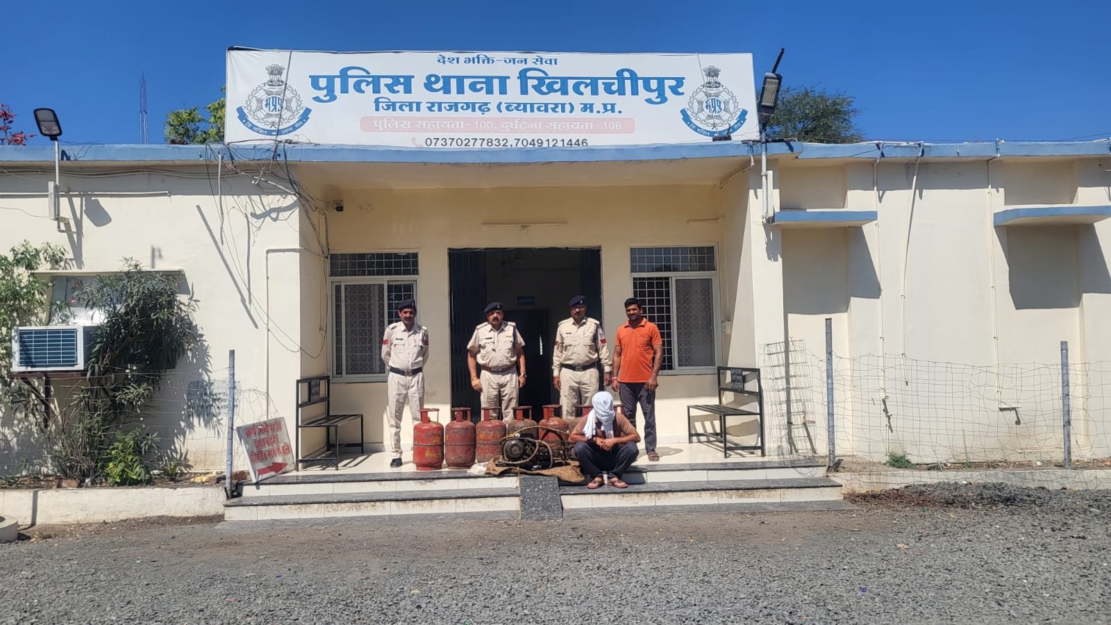 हिंदी समाचार | अवैध रूप से गैस सिलेंडर से...