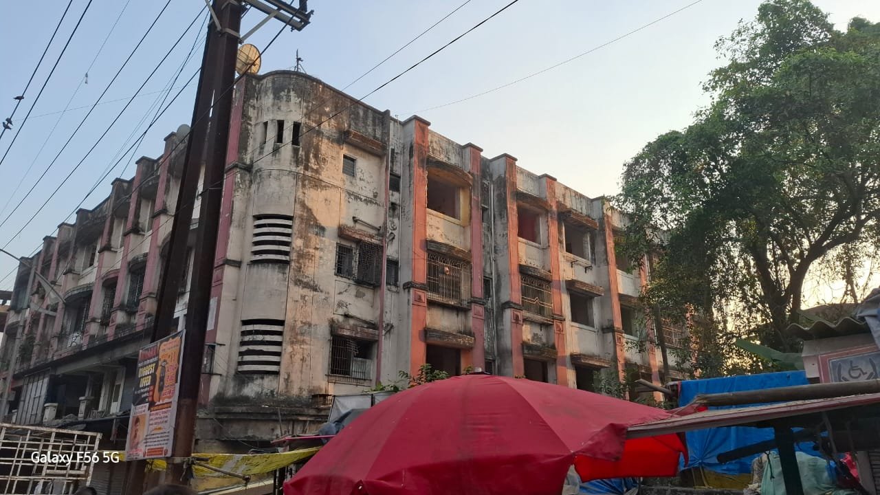 हिंदी समाचार |बिना बैरिकेडिंग और सुरक्षा...