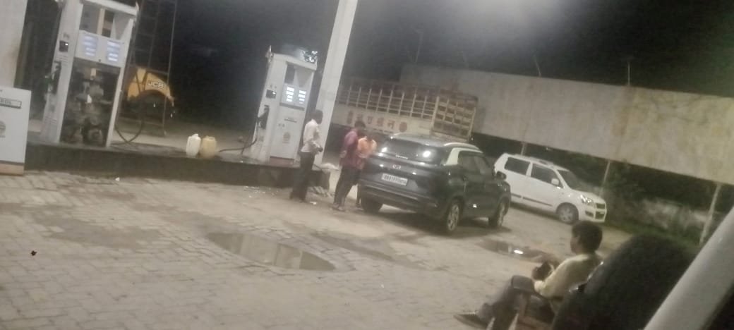हिंदी समाचार |माप तौल निरीक्षक ने पेट्रोल...