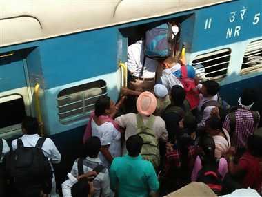 हिंदी समाचार | भिवंडी के पावरलूम उद्योग में...