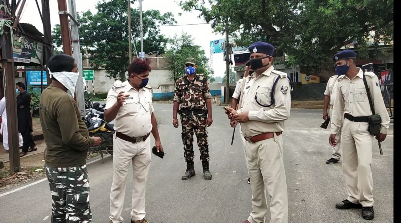 हिंदी समाचार |शहरो मे पुलिस ने चलाया...
