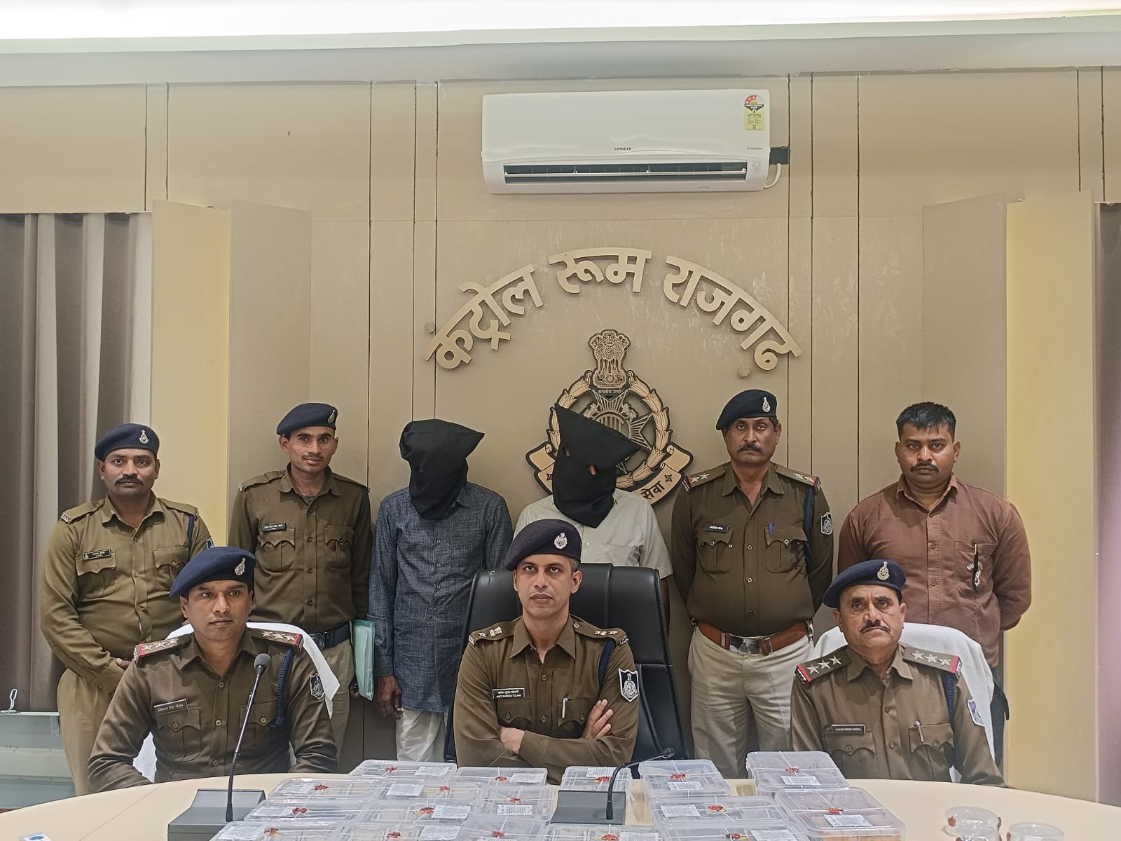 हिंदी समाचार | सूने मकानों में चोरी करने...