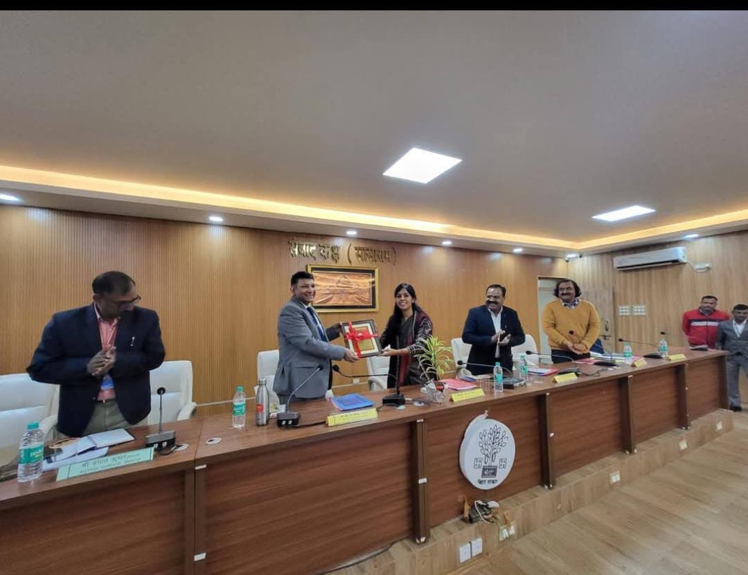 हिंदी समाचार |प्रधान सचिव ने भूमि सुधार की...