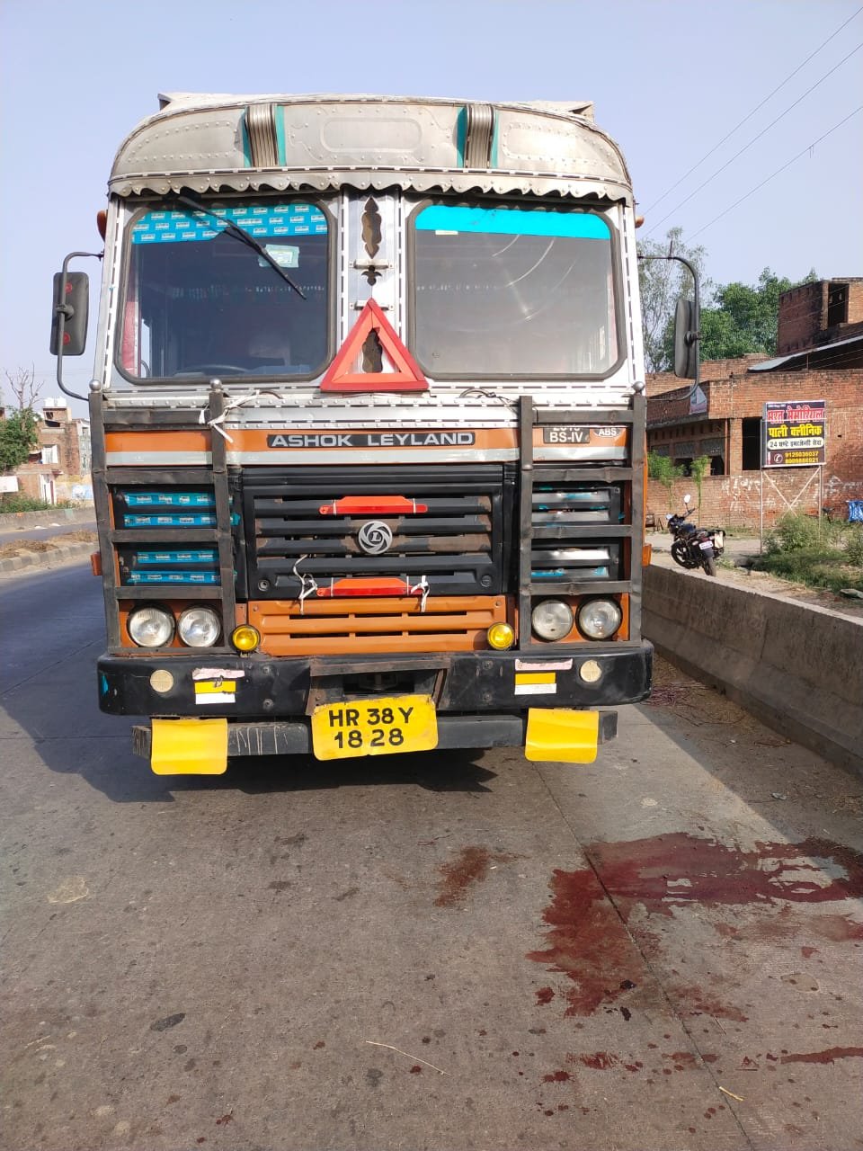 हिंदी समाचार |चाकू से गोदकर ट्रक चालक की...