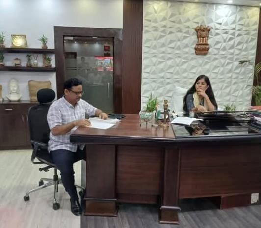 हिंदी समाचार |डीएम ने धान अधिप्राप्ति की...