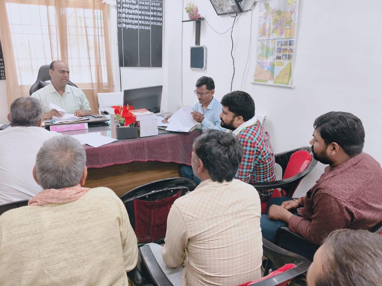 हिंदी समाचार | जनता दरबार में भूमि विवादों...