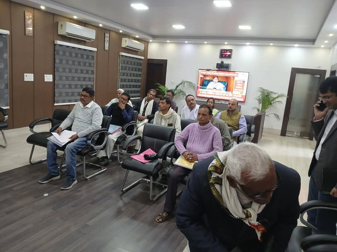 हिंदी समाचार |डीएम के जनता दरबार में 31मामले