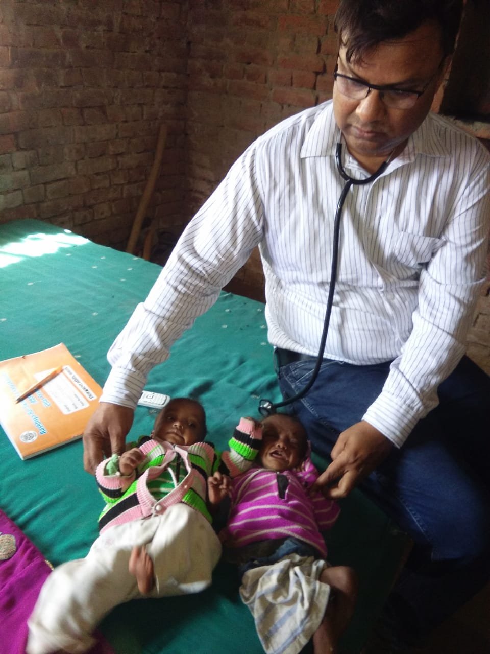 हिंदी समाचार |स्वास्थ्य टीम को 3 बच्चे मिले...