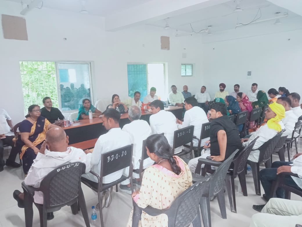 हिंदी समाचार |पंचायत समिति की बैठक मे नल‌ जल...