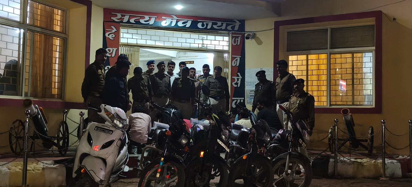 हिंदी समाचार | पुराना महल क्षेत्र में...