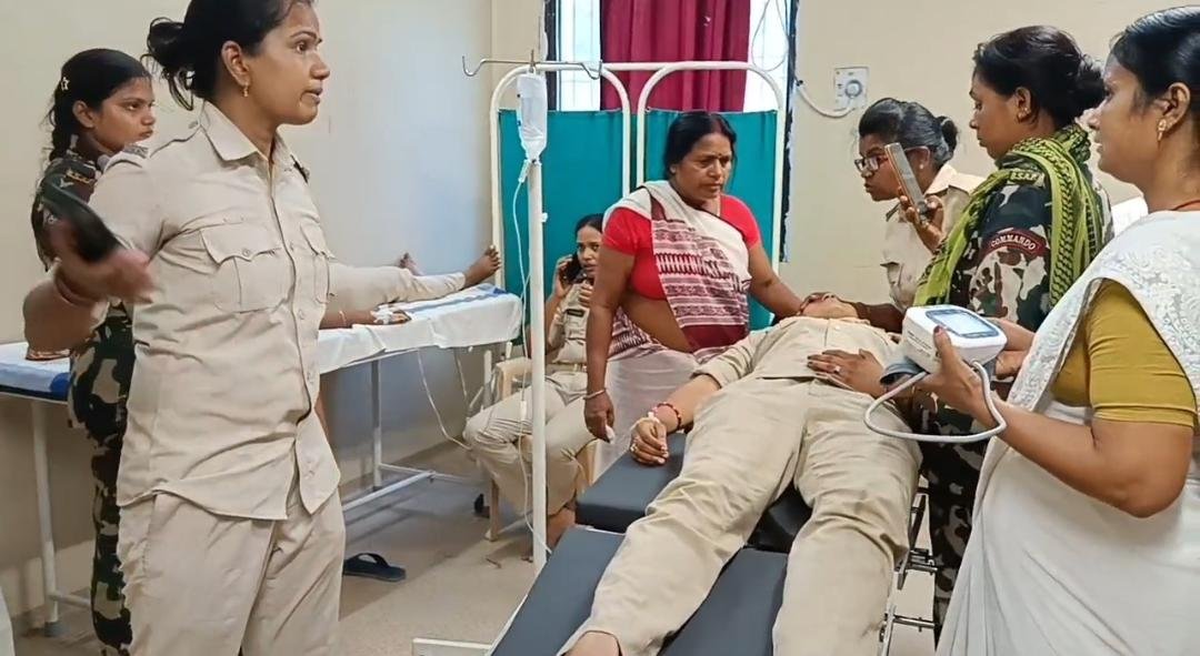 हिंदी समाचार | पुलिस बस और ट्रक की टक्कर में 9...