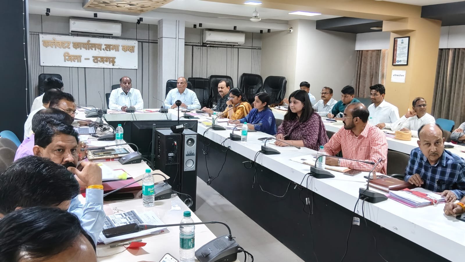 हिंदी समाचार | कलेक्टर डॉ. गिरीश कुमार...