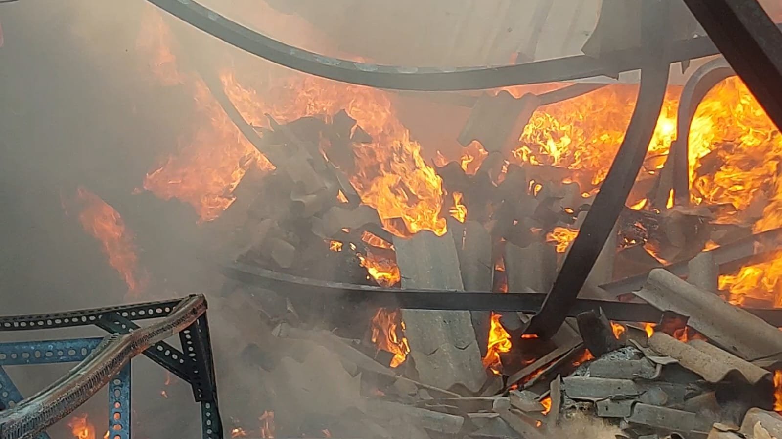 हिंदी समाचार |फातमा नगर के भंगार गोदाम में...