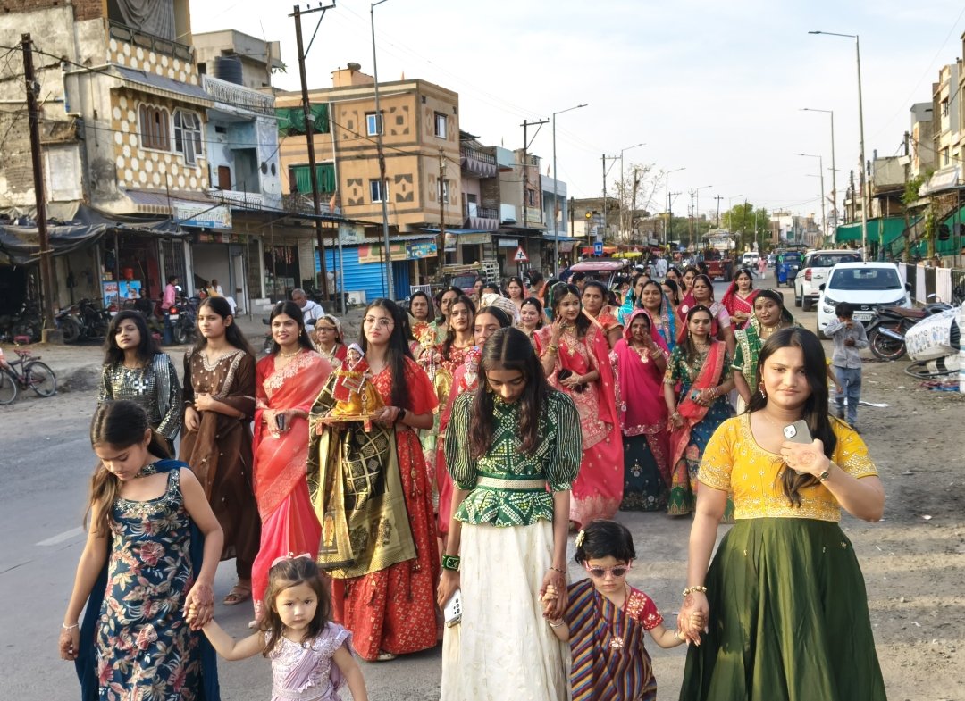 हिंदी समाचार | गाजे बाजे के साथ तलेन  में...