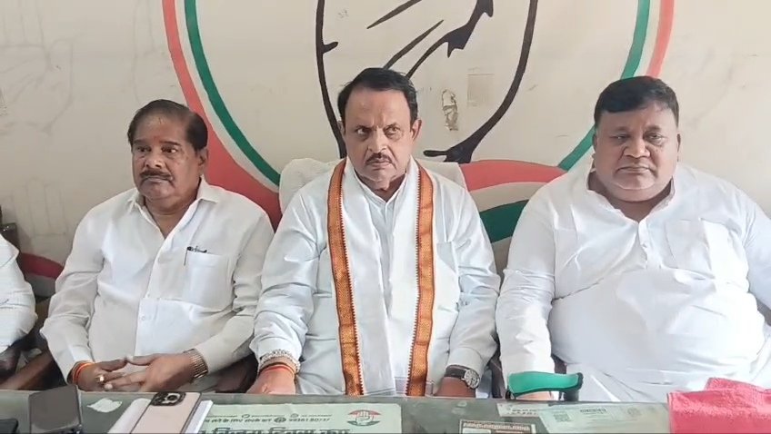 हिंदी समाचार | ​आजमगढ़: कांग्रेस का 'वोट बचाओ,...