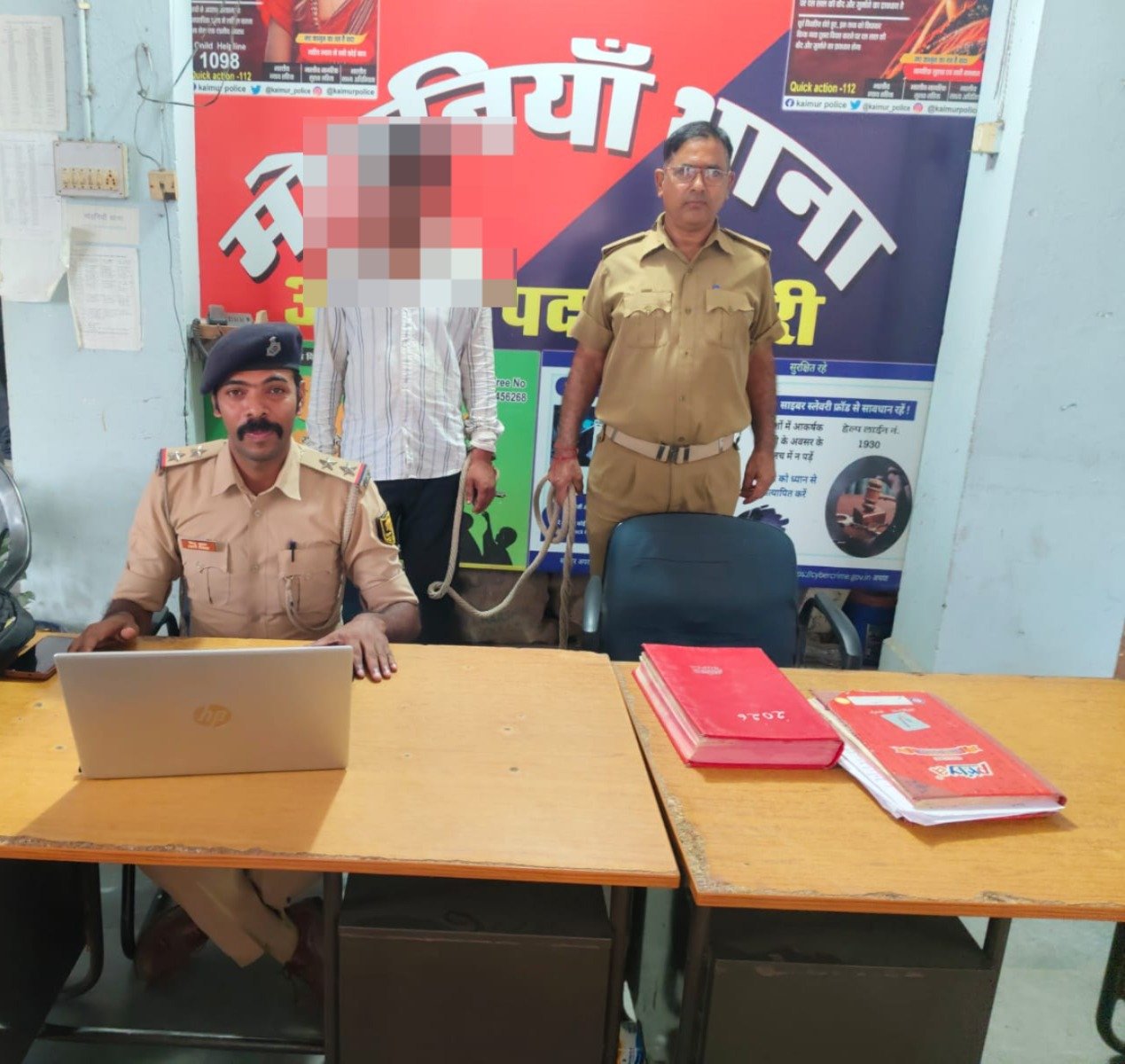 हिंदी समाचार | चोरी की मोटरसाइकिल के साथ एक...