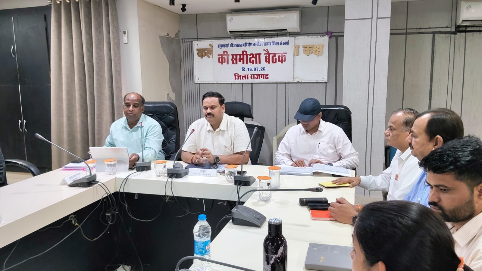 हिंदी समाचार | भोपाल संभाग आयुक्त कर्मवीर...