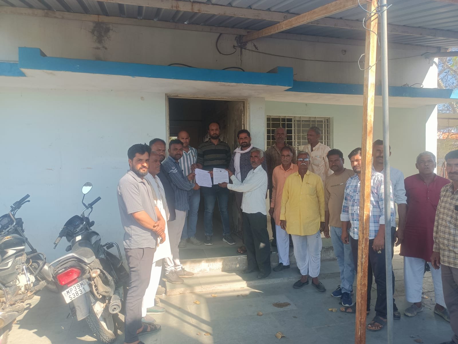 हिंदी समाचार | सिचाई फीडर की बिजली दिन मे बंद...