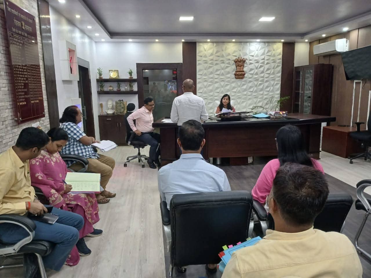 हिंदी समाचार |डीएम की अध्यक्षता में जिला...