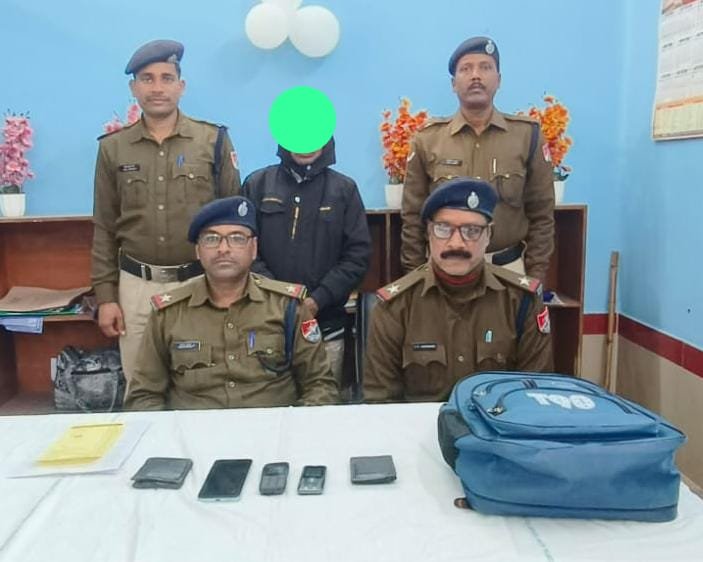 हिंदी समाचार | आरपीएफ ने चोरी के 03 मोबाइल एवं...