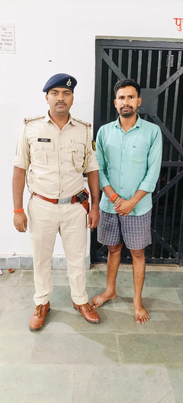 हिंदी समाचार | एक को गिरफ्तार कर पुलिस ने...