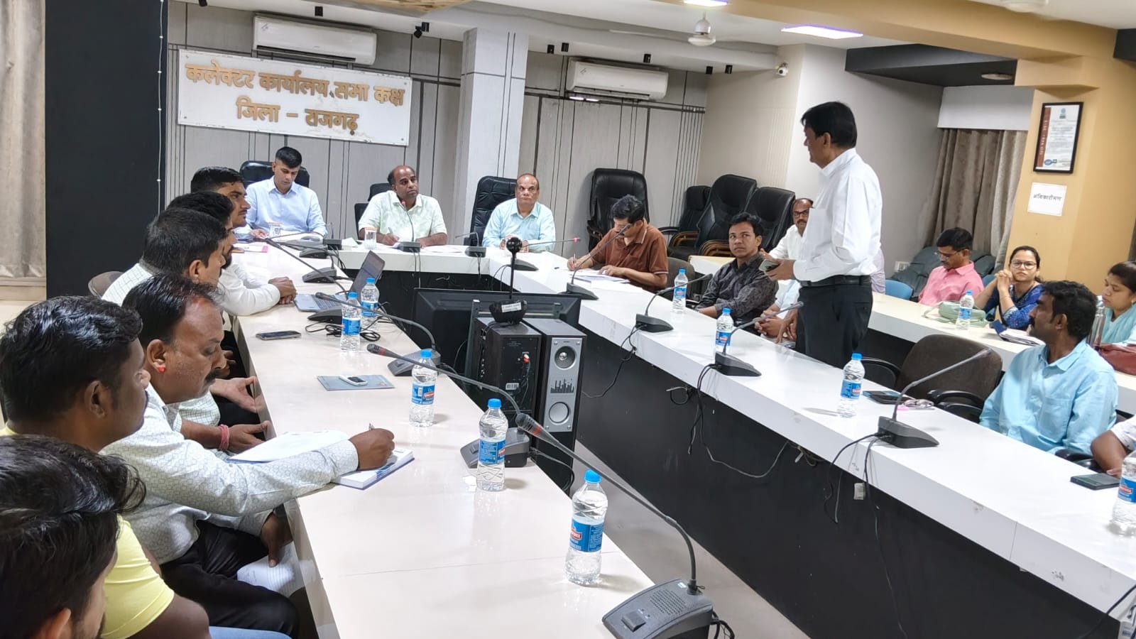 हिंदी समाचार | गैस सिलेंडर की होर्डिंग और...