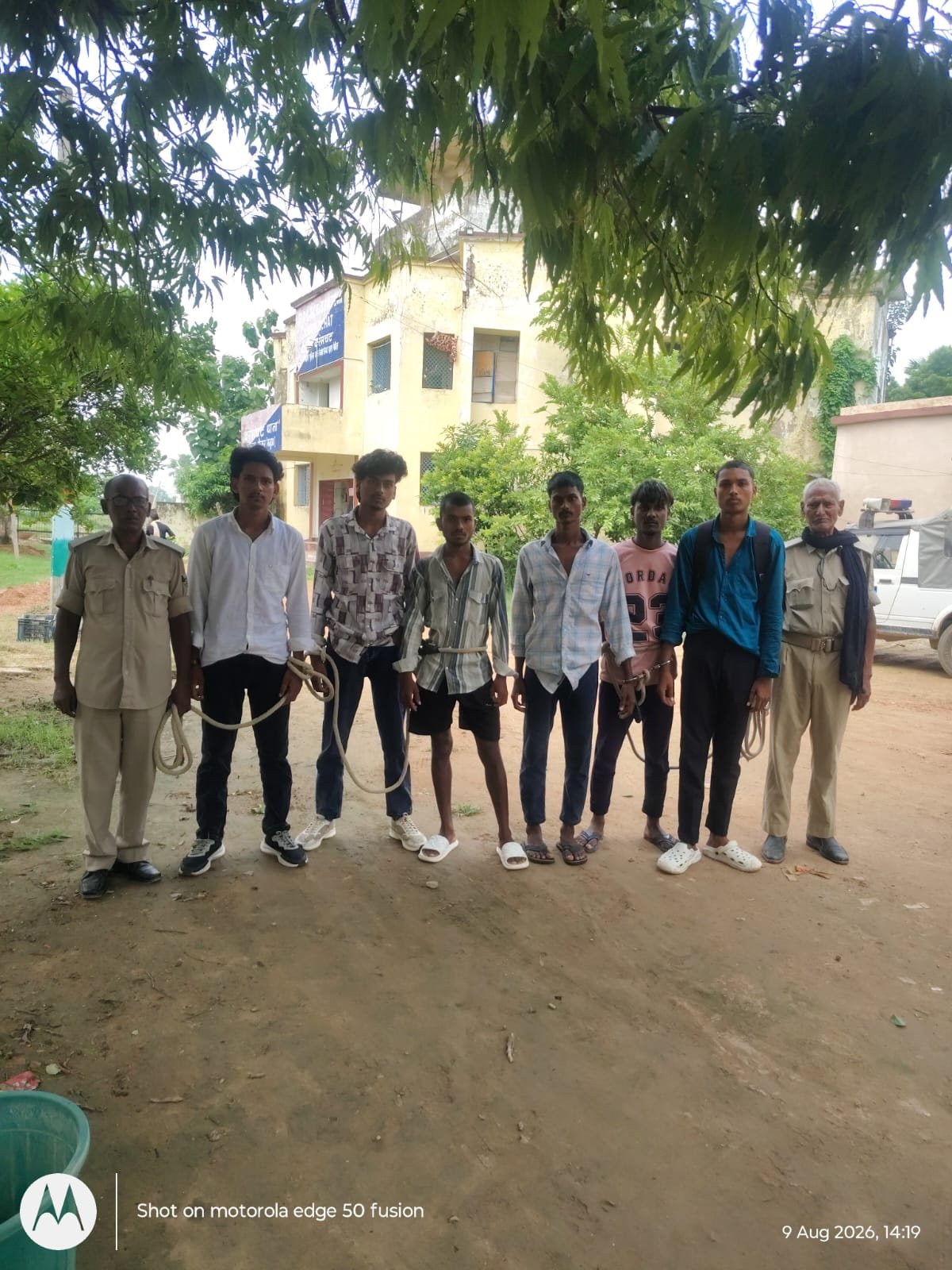 हिंदी समाचार | शराब पीने के जूर्म में करमचट...