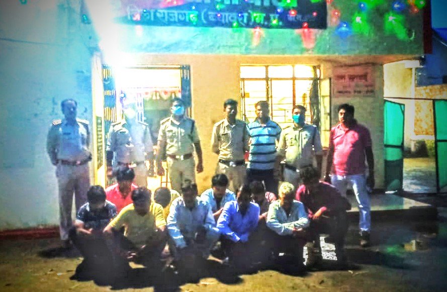 हिंदी समाचार |अवैध धंधों के विरुद्ध पुलिस...