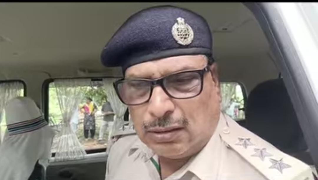 हिंदी समाचार | युवक का शव बरामद, पास से नशीले...